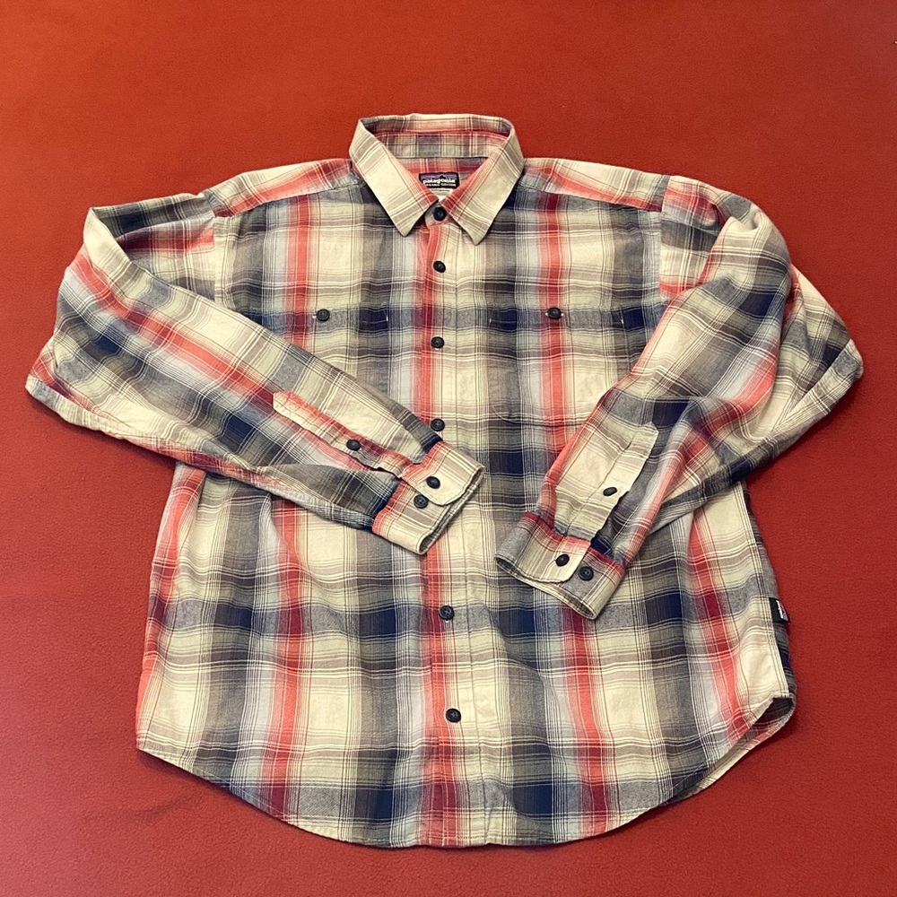 Patagonia Lightweight Flannel Button Down. Men's Medium.